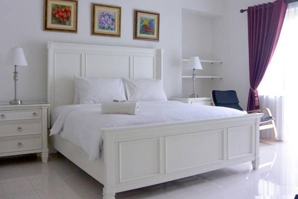 Front One Boutique Baluran Malang