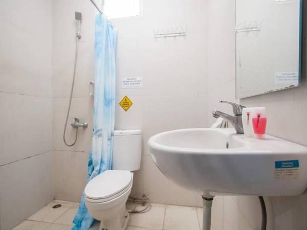 RedDoorz @ Raya Tidar