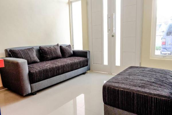 OYO 1165 Cakalang Residence Syariah