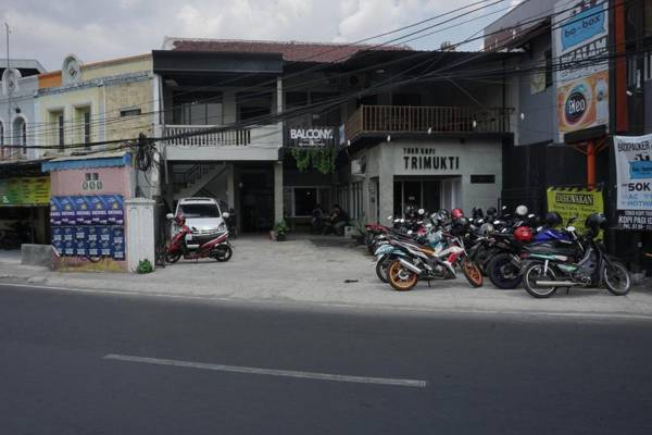 RedDoorz Hostel @ Borobudur Street