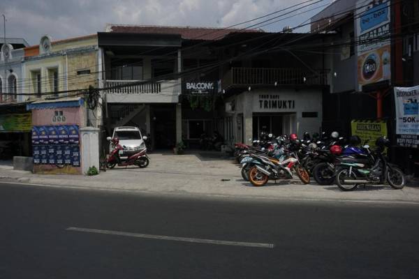 RedDoorz Hostel @ Borobudur Street