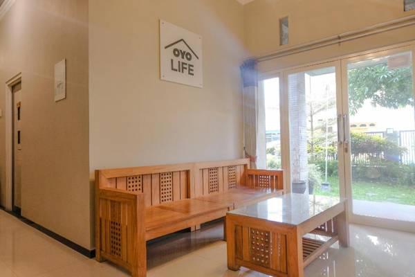 OYO Life 2399 Gerbera House - Kos Putri