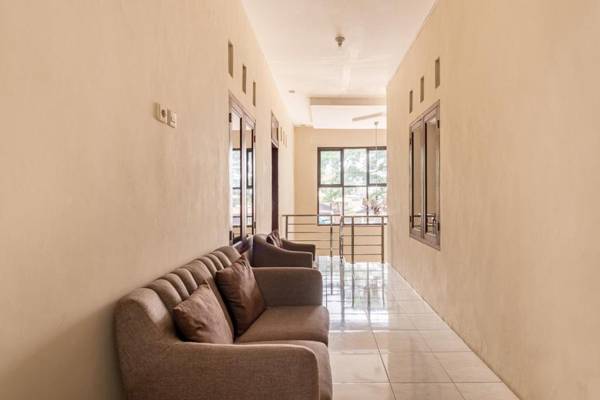 RedDoorz near Dino Park