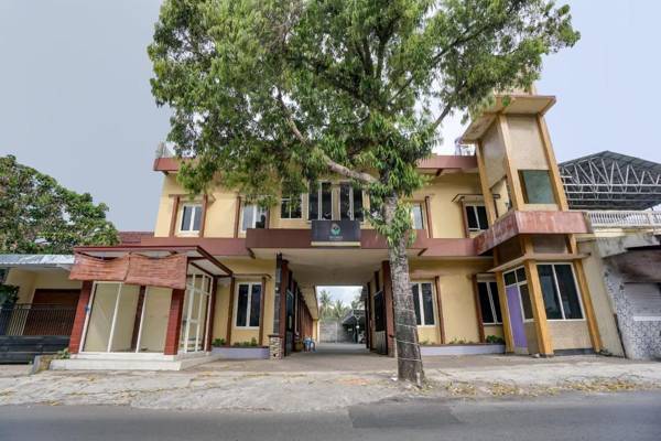 OYO 3298 Bromo Guest House Family