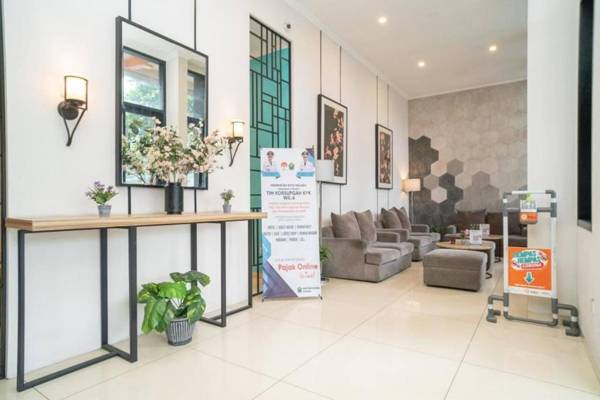 Sans Hotel Fif Fa Premiere Malang