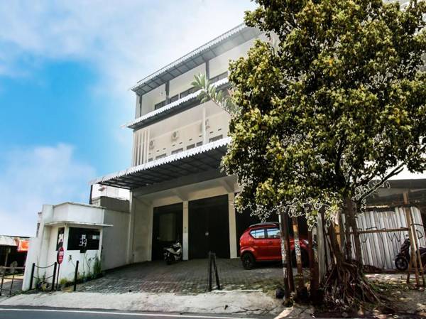 SPOT ON 90902 Marhaban Guesthouse Syariah