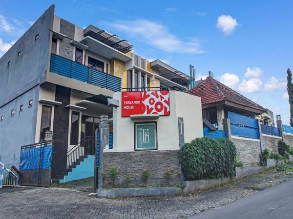 OYO 90950 Forzando House