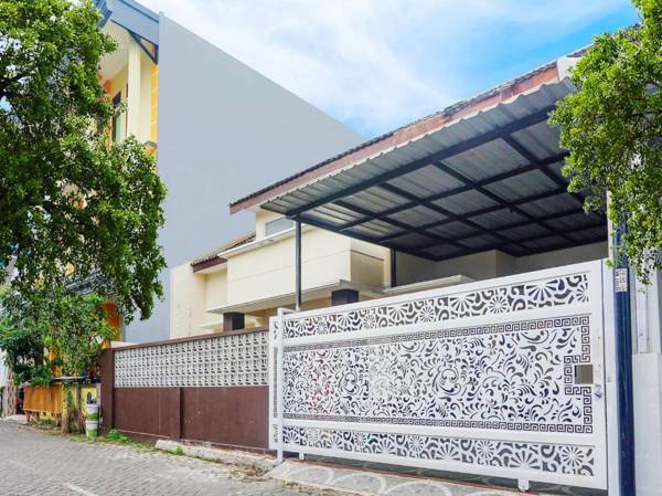 SPOT ON 91615 Arumba Guest House Syariah