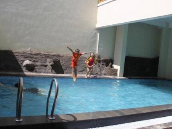 Villa Hanyomi Batu by Handi - Six Bedroom Villa