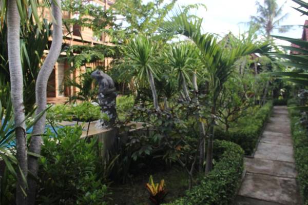 G LUna Huts by WizZeLa