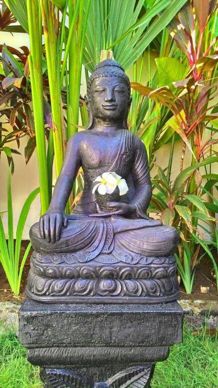 Arama Poolside Villa