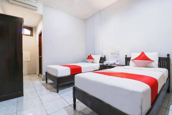 OYO 2411 Taman Mekar Beach Inn 2