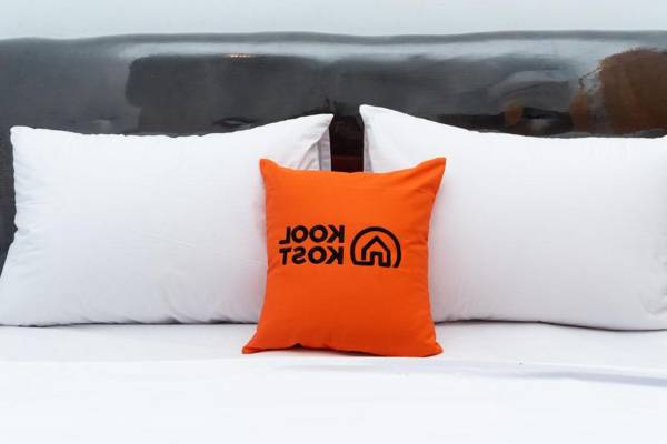 KoolKost @ Poppies Lane Street