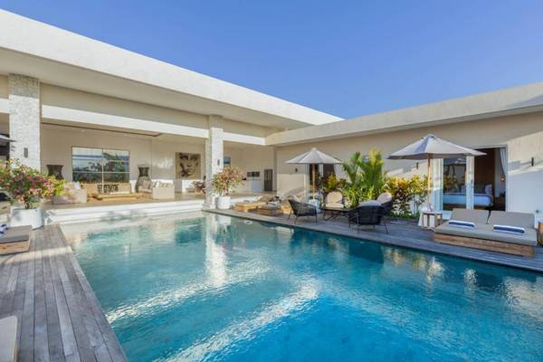 Costa Azzurra Villas