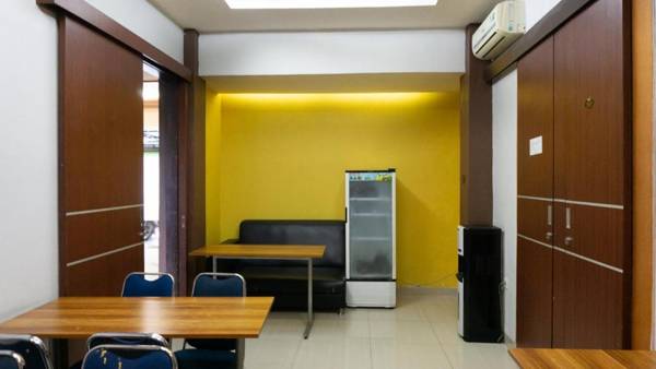 RedDoorz near Pelabuhan Jayapura