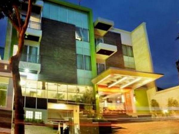 Bamboo Inn Hotel & Cafe