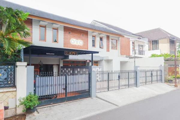 OYO 2196 Ss Homes