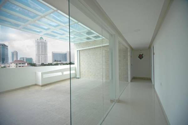 OYO 101 Apple Platinum