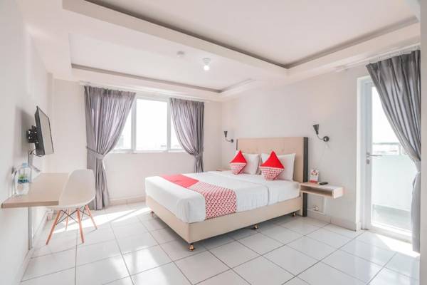 OYO Flagship 210 Amethyst Kemayoran