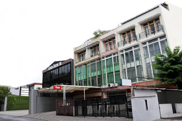 OYO 176 Near Cideng Virgo Residence
