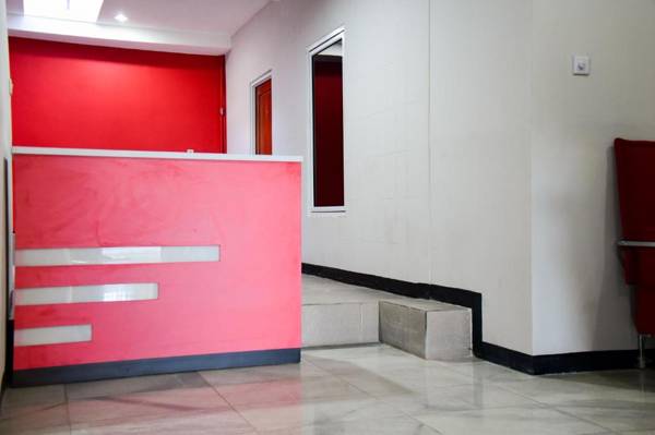 RedDoorz Plus near Mall Kelapa Gading