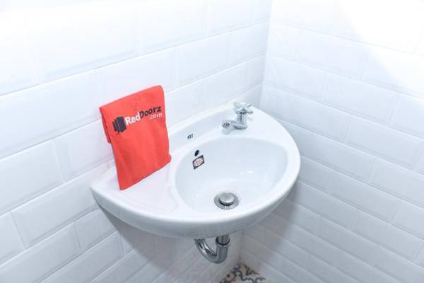 RedDoorz Plus @ Kemayoran