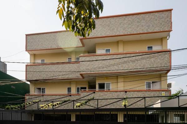 RedDoorz near Plaza Atrium Senen