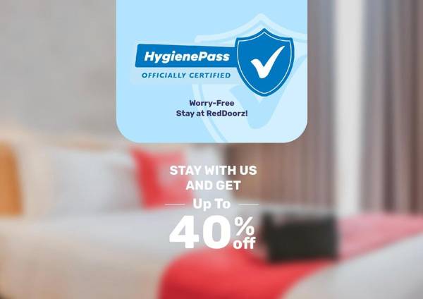 RedDoorz Plus near Lippo Mall Kemang 2