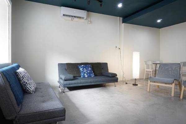 Residences by RedDoorz near MT Haryono - Minimum Stay 7 Days