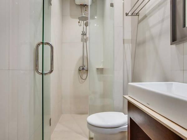 Vaccinated Staff - OYO 3735 Liv Hotel