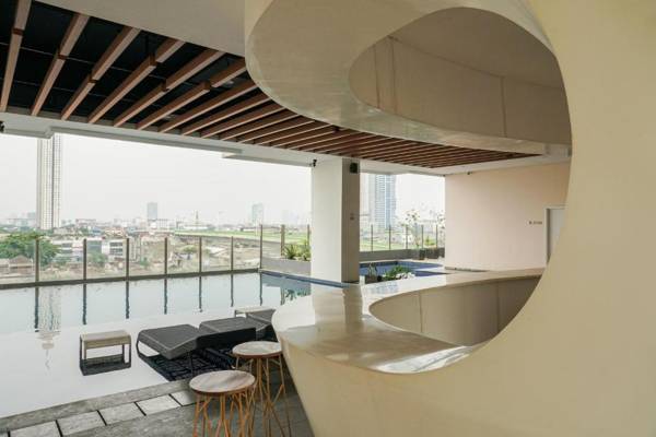 Studio Kebayoran Icon Apartment near Gandaria City Mall By Travelio