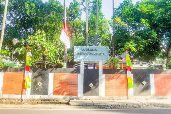 Urbanview Hotel Minongga Pondok Labu