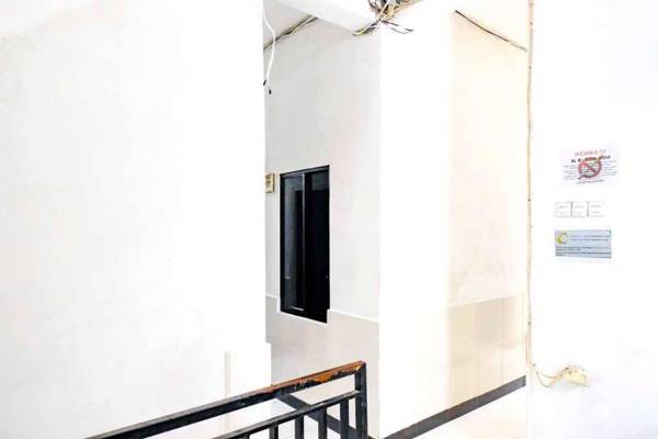 Snow White Residence RedPartner