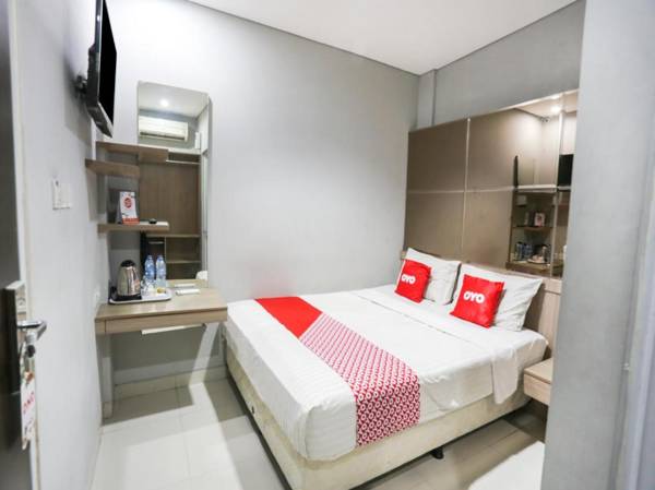 OYO 90056 Wisma Kebon Kacang 9