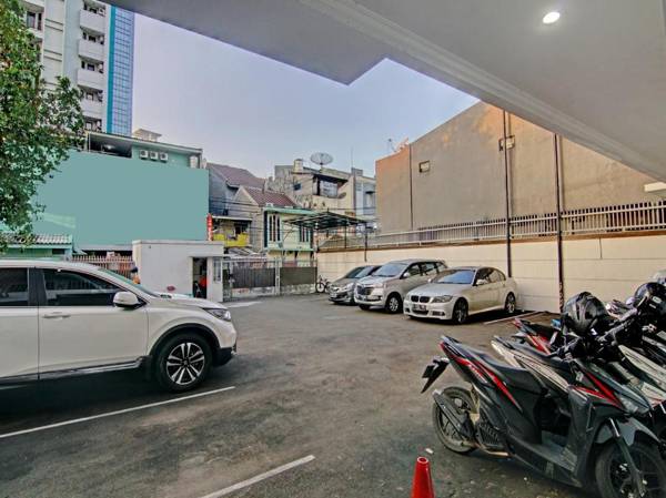 OYO 90432 Family Residence