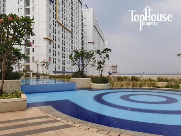 Apartment Bassura City by Travelibu