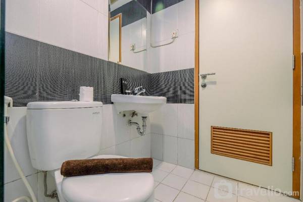 Nice 2BR at Cinere Bellevue Apartment By Travelio