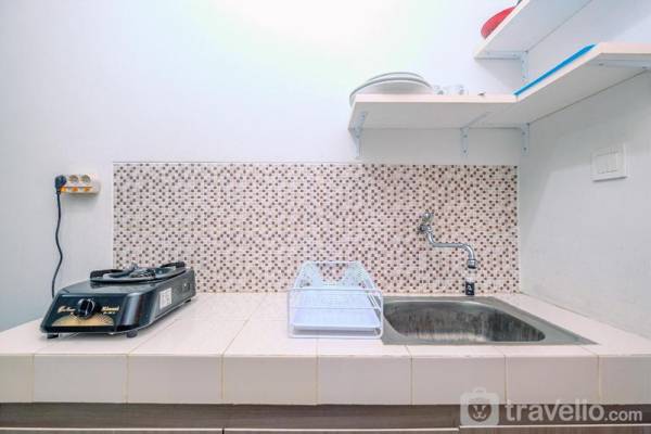 Comfort & Minimalist Studio at Dave By Travelio