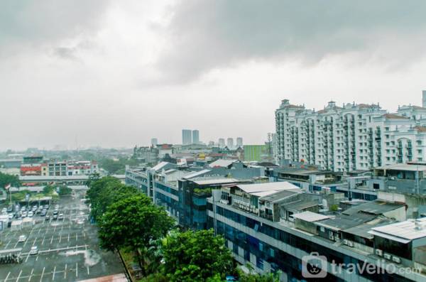 Comfor 2BR Paladian Park Kelapa Gading By Travelio