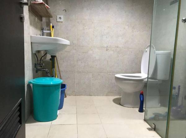 Comfy Wooden Decorated Studio - The Hive Cawang