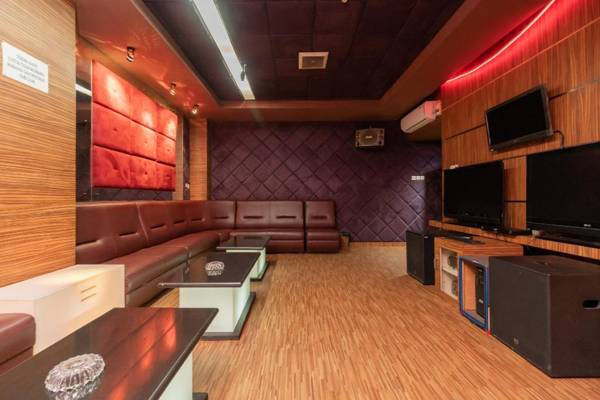 RedDoorz @ Jalan Gunung Sahari