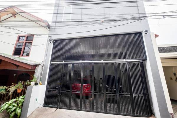 Singgahsini Ampera Raya ( Female Only)