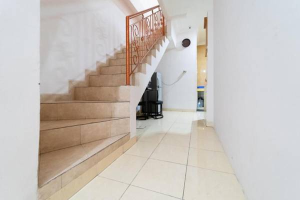 KoolKost Syariah @ Kebon Kacang III Street (Minimum Stay 28 Nights)