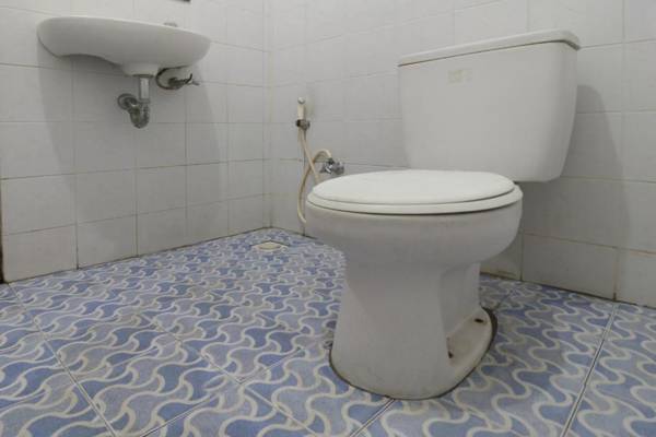 SPOT ON 2426 Hotel Aget Jaya Ii