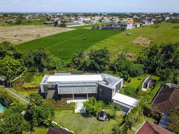 La Maison d'Ulysse - Luxury 4BR Villa Surrounded by Rice Paddies