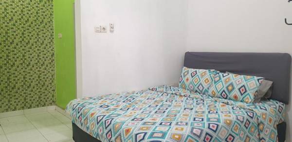 OYO 90990 Surya Residence