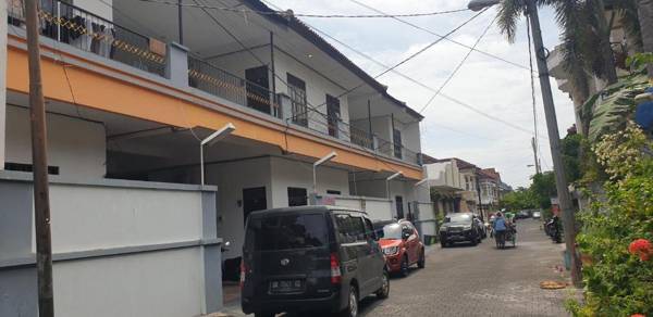 OYO 90990 Surya Residence