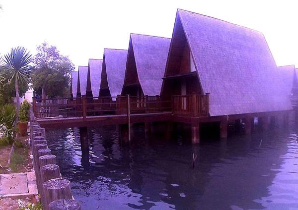 Seaview Cottage Cirebon Waterland