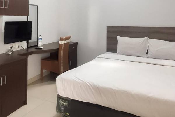 RedDoorz Plus Syariah @ Tuparev Cirebon 3