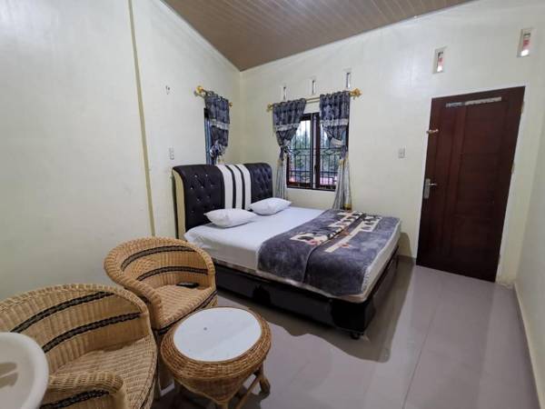 WISMA SUNRISE GUEST HOUSE jln perwira atau jln kaliaga no 5A Berastagi